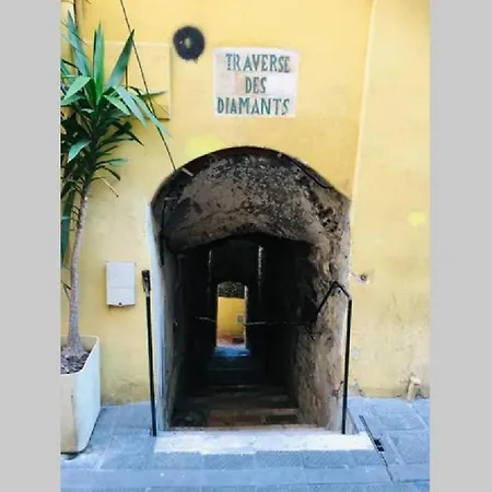 Apartment 2 Pieces Situation Exceptionnelle